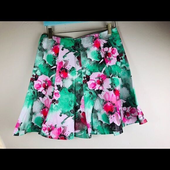 Red Berry Faux Leather Floral Skater Skirt Circle Skirt, Perfect for Spring - Picture 4 of 9
